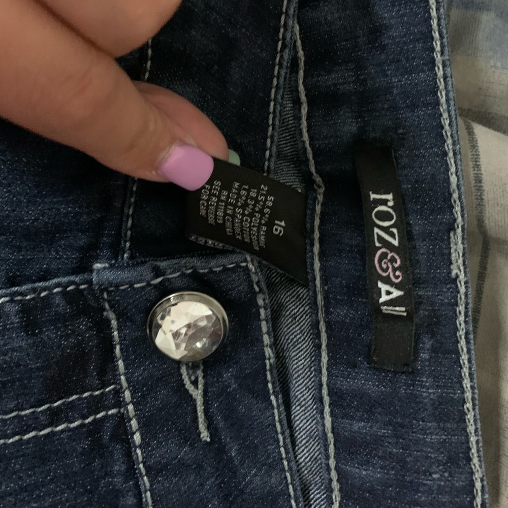 Capris - Picture 3 of 4